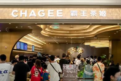 门店月销售额超40万网友：张俊杰杀疯了ag旗舰厅首页暴涨88%！霸王茶姬经营(图25)